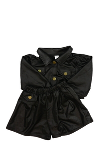 Koženková kratší bundička a kraťasy