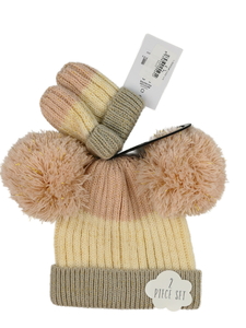 Nová zimní čepice a rukavice George