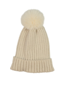 Hnědá lesklá čepice s bambulí