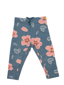 Modré silnější legíny s květinami 