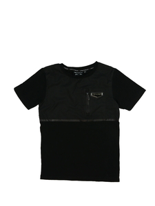 Černé triko s kapsou 