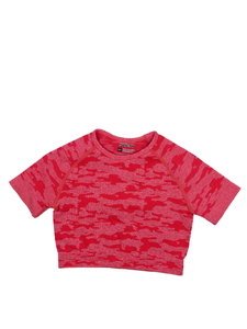Červený maskáčový crop top 