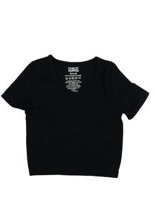 Černý žebrovaný elastický crop top 
