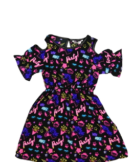 Černé krásné zdobné šaty 