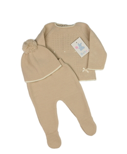 Nový hnědý svetr, capáčky a čepička 