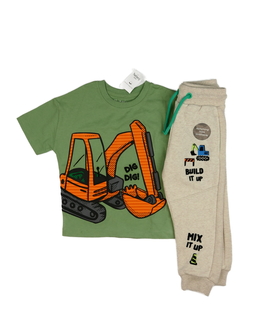 Nové zelené triko a hnědé tepláky Nutmeg