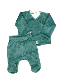 Modrá mikina a teplejší capáčky 