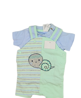 Nové modré triko a zelený overal C&A