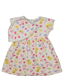 Bílé šaty s kloboukem a obrázky 