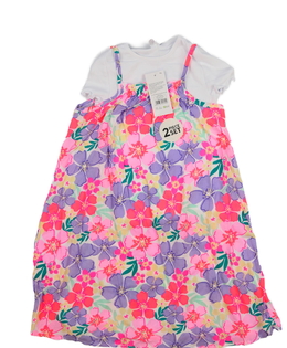 Nové bílé triko a široké květinové šaty 