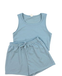 Modrý crop top a kraťasy
