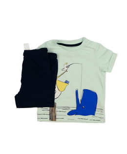 Tyrkysové triko a tmavě modré kraťasy F&F