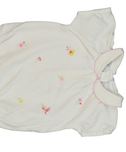 Bílé body s květinami a límečkem Nutmeg