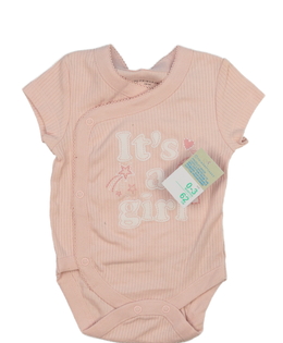 Nové růžové body s nápisem Primark 