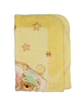 Žlutá teplá dečka s obrázky 105x80 cm