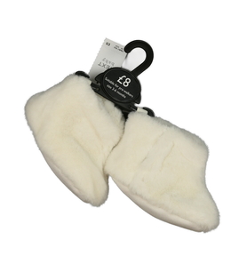 Nové krémové chlupaté bačkůrky Next