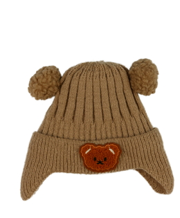 Hnědá čepice s oušky 