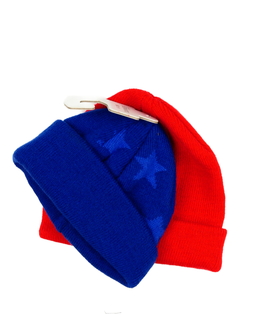 Nové čepice 2 ks červená a modrá