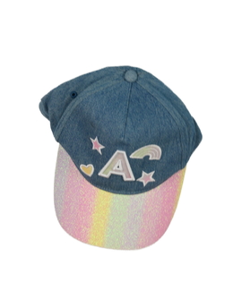 Kšiltovka s písmenem A