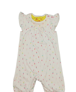 Bílý overal s květinami a mašlí Tu 