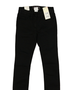 Nové černé rifle Next