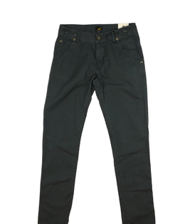 Nové šedé kalhoty 