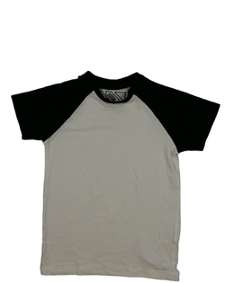 Bílé triko s černými rukávy 