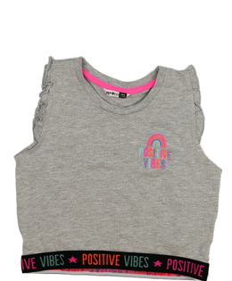 Šedý melírovaný crop top s volánky 