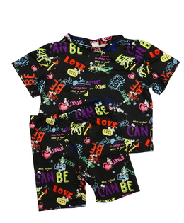 Černé pyžamo s barevnými nápisy