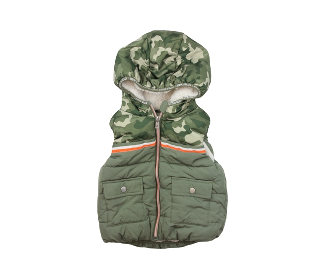 Zelená prošívaná teplejší maskáčová vesta F&F