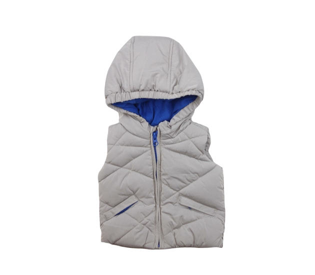 Světle šedá prošívaná vesta F&F