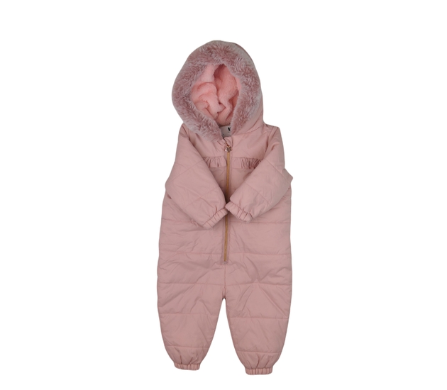 Růžový zimní overal s volánky 