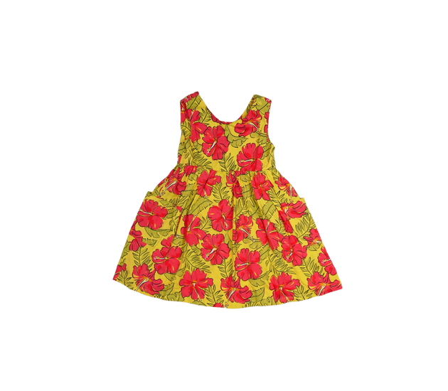 Žluté šaty s červenými květy a kapsami 