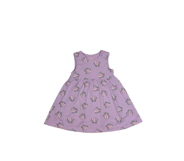 Fialové šaty s mušlemi 