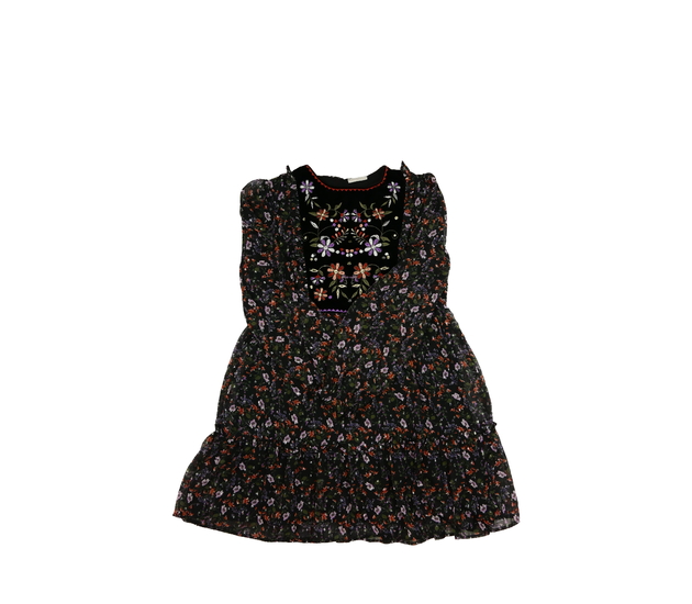 Černé šaty s volánky a vyšitými květinami 