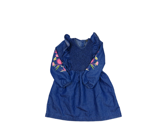 Modré šaty s volánky a výšivkami