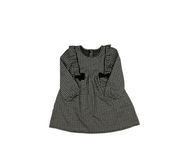 Černo-bílé společenské šaty s volánky 