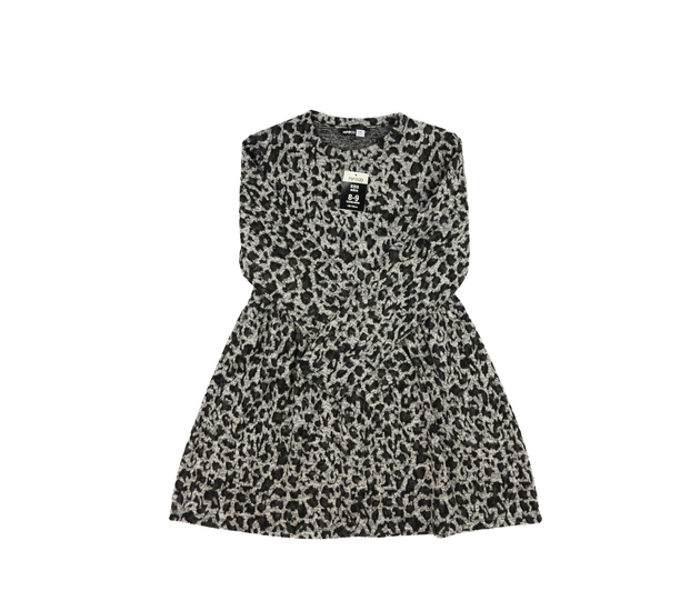 Nové šedé vzorované teplejší šaty 