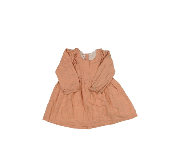 Meruňkové šaty s volánky 