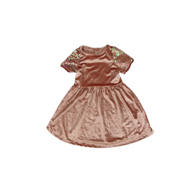 Růžové semišové šaty s flitry 