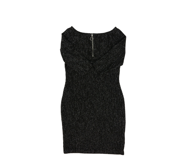 Černé šaty se stříbrnými vlákny 