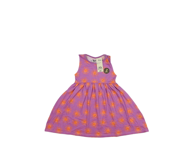 Nové fialové šaty se slunci 