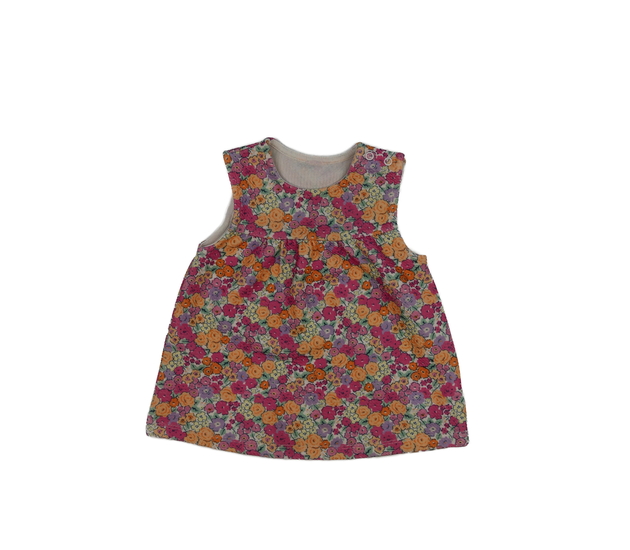 Světlé květinové krátké šaty Nutmeg