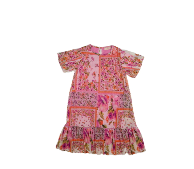 Krásné růžové květinové šaty