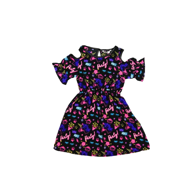 Černé krásné zdobné šaty 