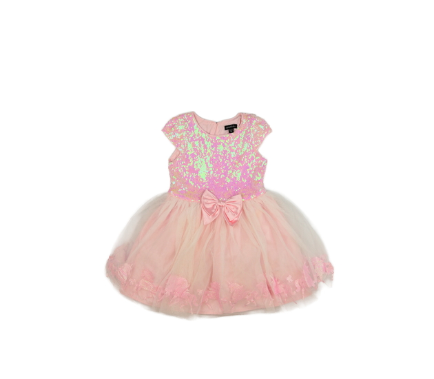 Krásné růžové bohaté šaty 