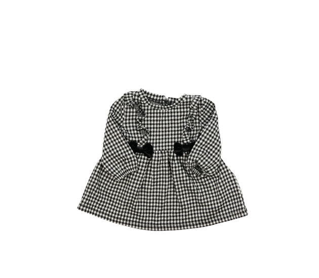 Černo-bílé šaty s volánky 