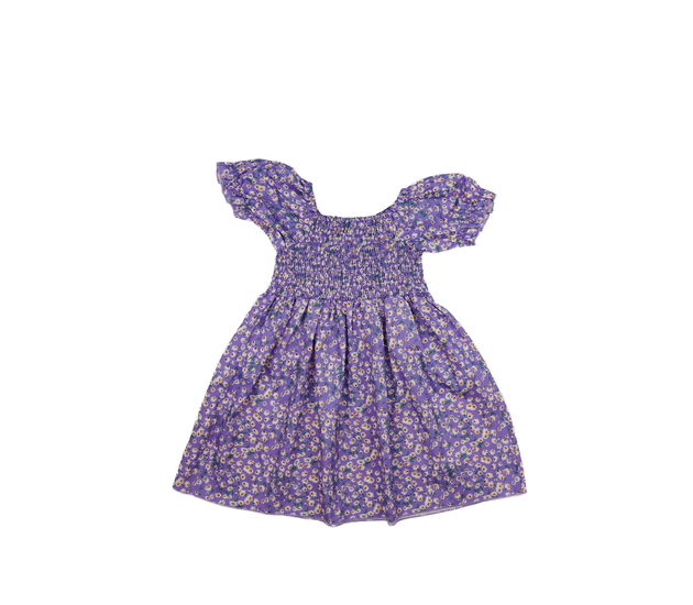 Fialové květinové šaty s prošíváním 