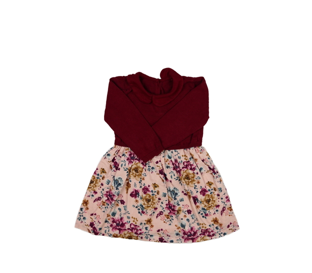 Růžovo-červené šaty s teplejším vrškem Tu