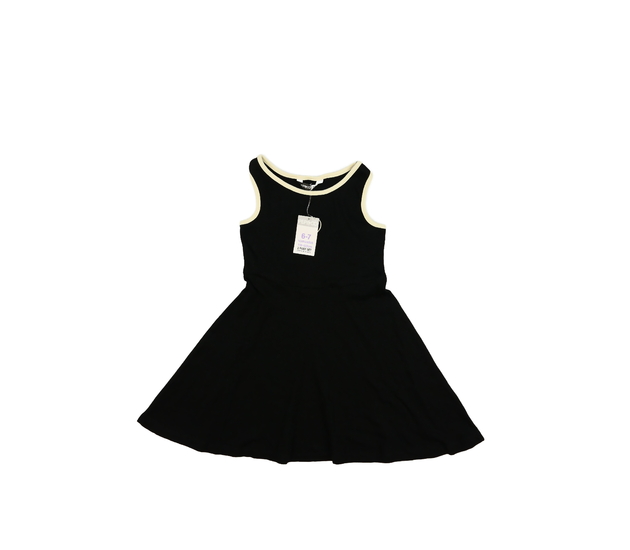 Nové černé šaty se srdcem 